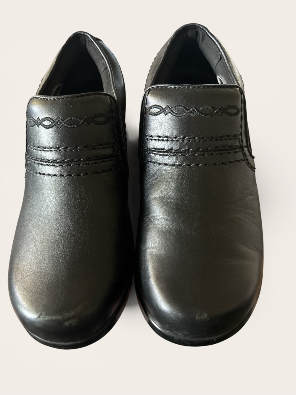 EUC Ariat Black Slip-On Leather Comfort Shoes W SZ 7.5